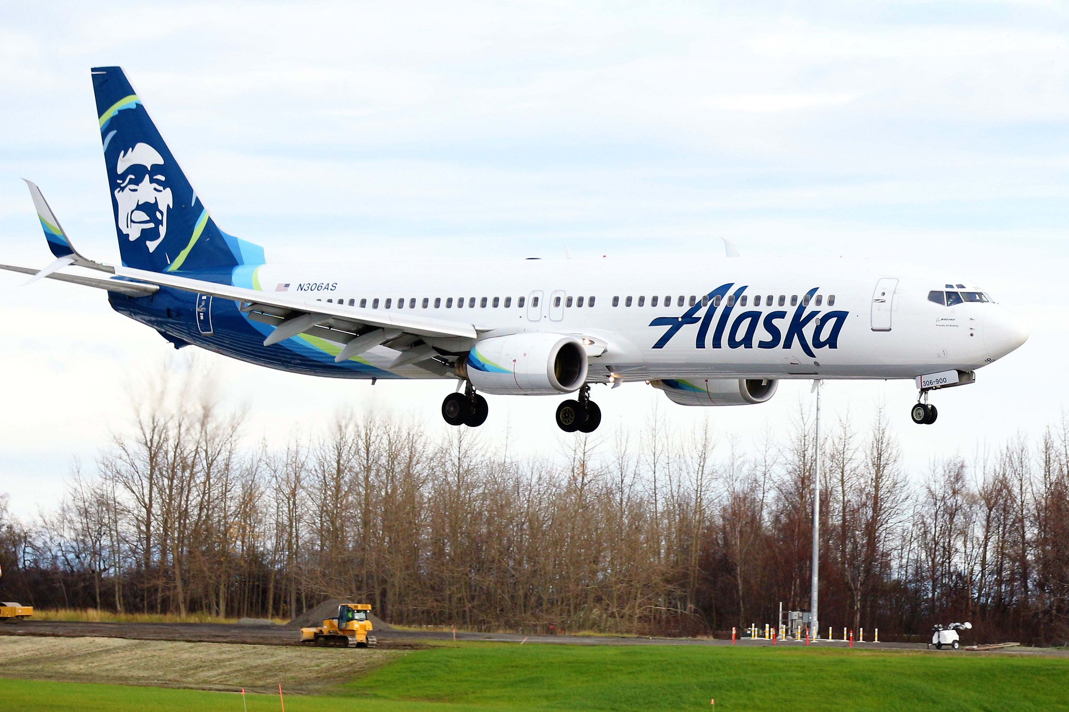 Boeing 737-900 (N306AS)