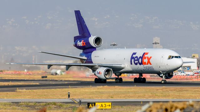 McDonnell Douglas DC-10 (N307FE)