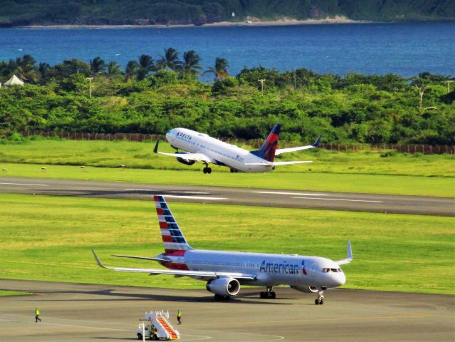 Boeing 757-200 (N199AN)