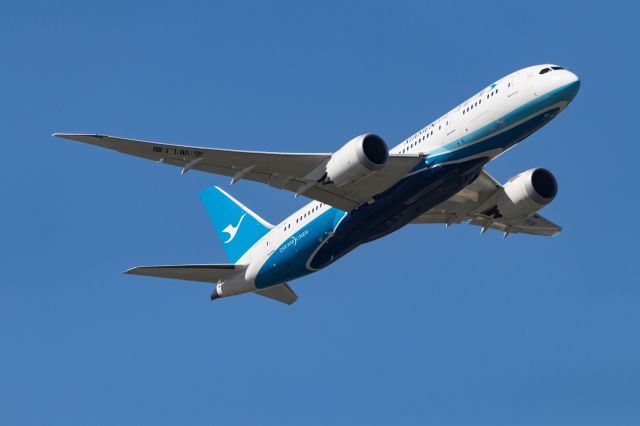 Boeing 787-8 (B-2760)