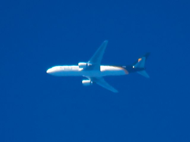 BOEING 767-300 (N370UP)