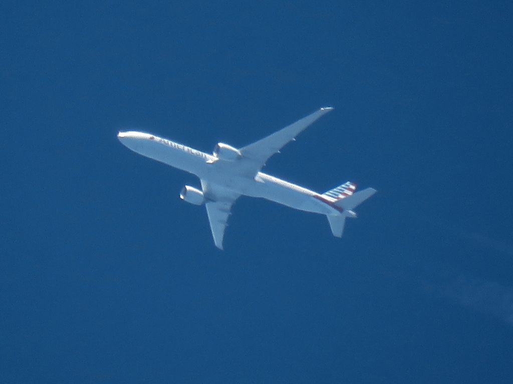 BOEING 777-300ER (N724AN)