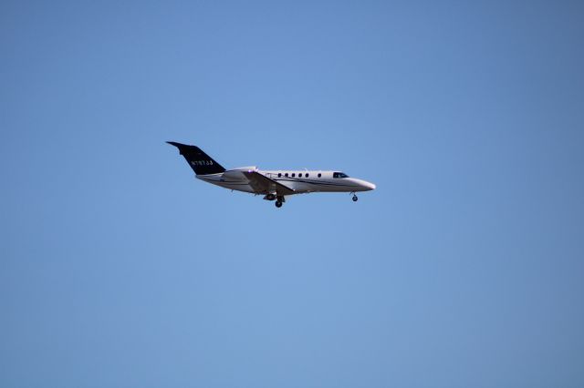 Cessna Citation CJ1 (N787JJ) - Landing Rwy 23L