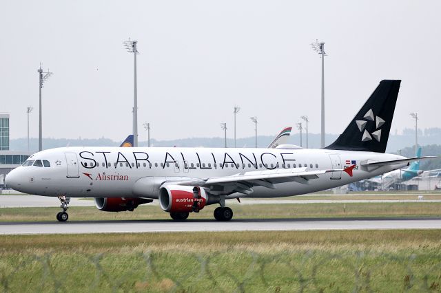 Airbus A320 (OE-LBZ)