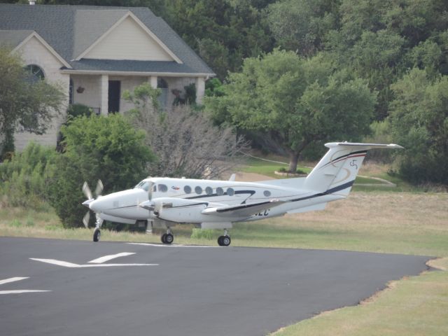 Beechcraft Super King Air 200 (N455LC) - Lining up on 16