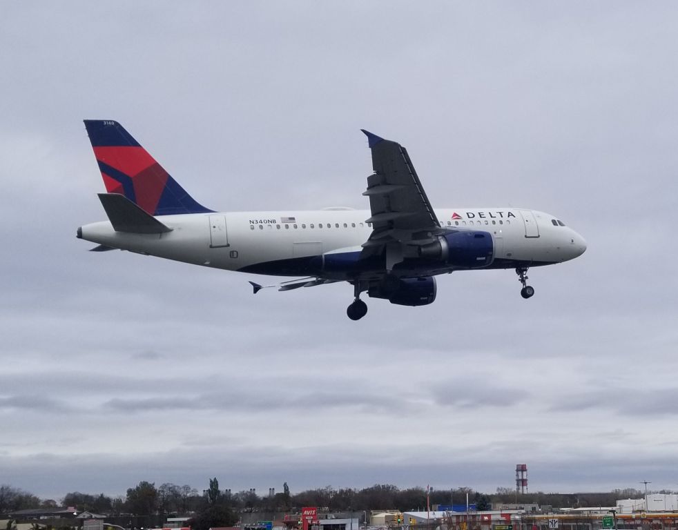 Airbus A319 (N340NB)