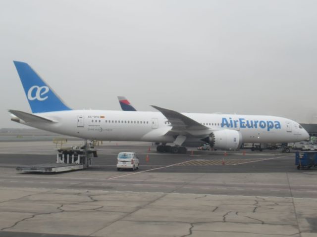 Boeing 787-9 Dreamliner (EC-OFO)