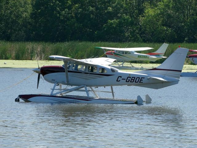 Cessna 206 Stationair (C-GBOE)