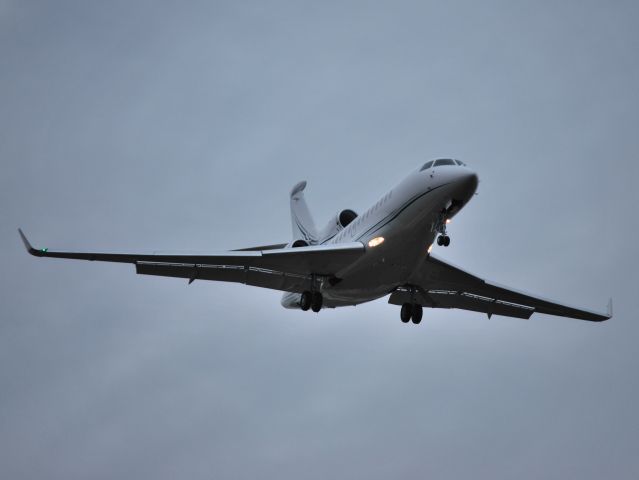 Dassault Falcon 7X (N783SL) - SL MANAGEMENT LLC on final for runway 2 at KJQF - 11/15/12