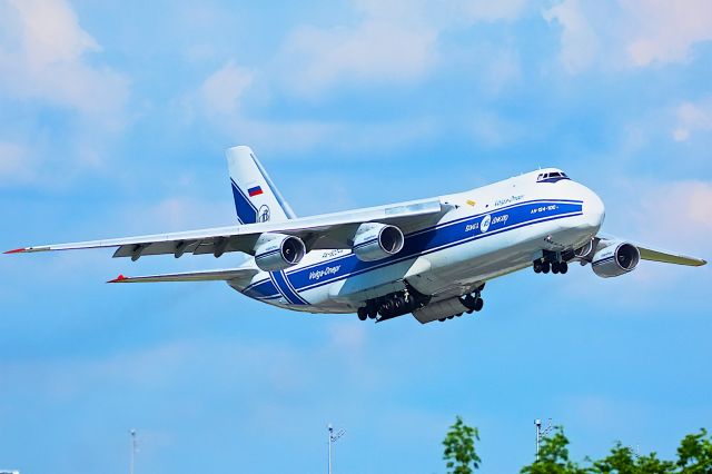 Antonov An-12 (RA-82044)