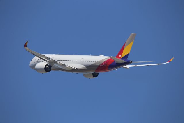 Airbus A350-900 (HL7578)