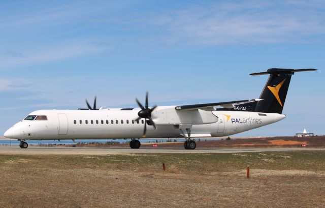 de Havilland Dash 8-400 (C-GPOJ)