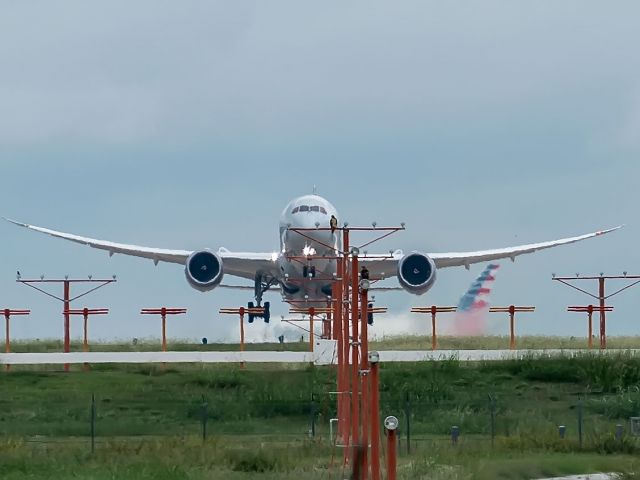 Boeing 787-8 —