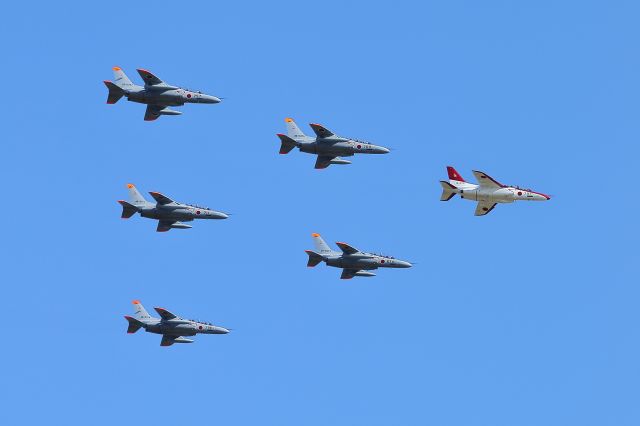 KAWASAKI T-4 — - JASDF-Iruma air show