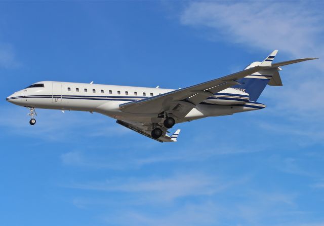 Bombardier Global Express (N120AK)