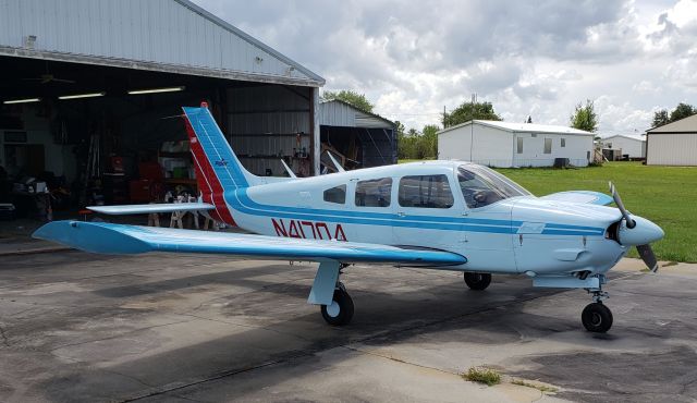 Piper Cherokee (N41704)