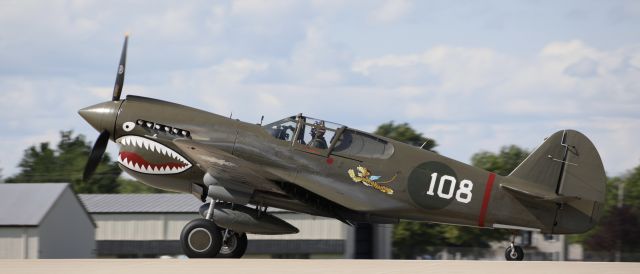 CURTISS Warhawk (N1941P) - On flightline