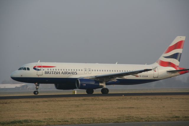 Airbus A321 (G-EUUW)