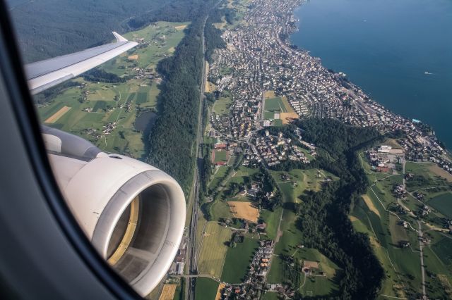 Airbus A320 (HB-IJE)