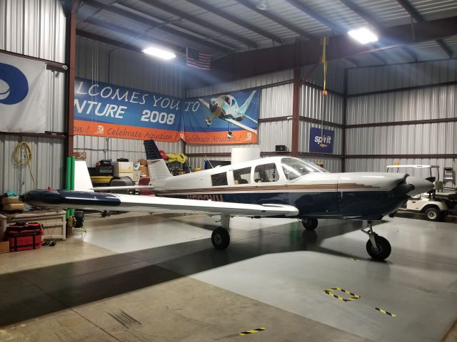 Piper Saratoga (N563VW)