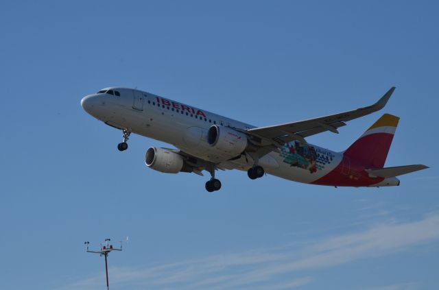 Airbus A320 (EC-MCS) - EC-MCS Conmemorativo de los 75 Años de Iberia volando a Puerto Rico despegando de Vigo (LEVX/VGO) con destino a Barajas (LEMD/MAD)