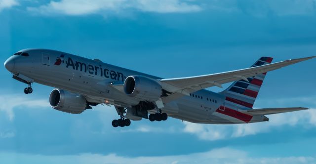 Boeing 787-8 (N817AN) - Departing RWY 7L