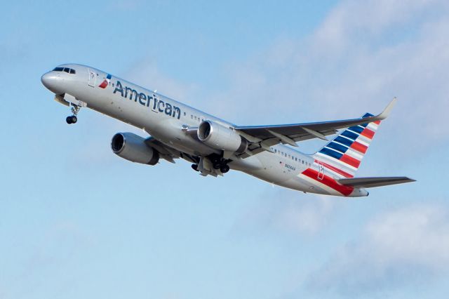 Boeing 757-200 (N606AA)