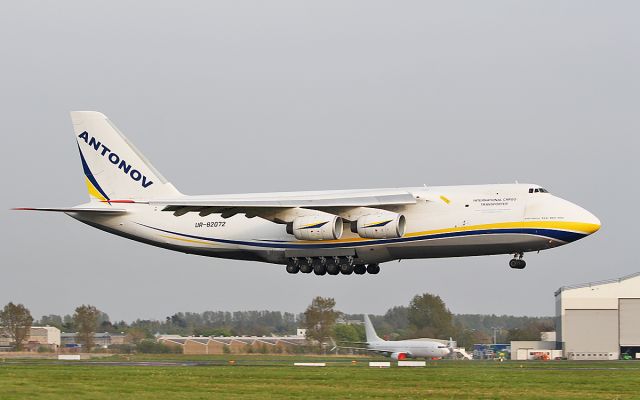 Antonov An-124 Ruslan (UR-82072) - adb an-124-100-150 ur-82072 landing at shannon 20/4/19.