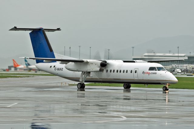 de Havilland Dash 8-300 (C-GUXZ)