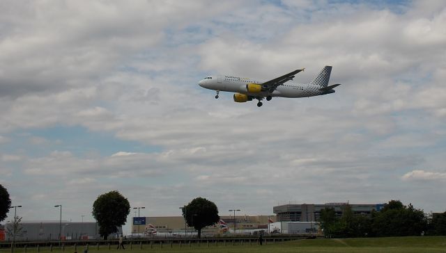 Airbus A320 (EC-LVA)