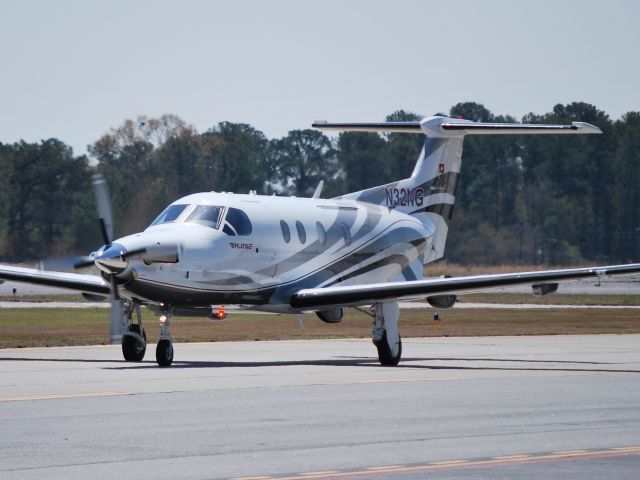 Pilatus PC-12 (N32NG) - SHOTTENKIRK HOLDINGS LLC taxiing at KPDK - 4/6/13