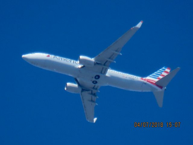 Boeing 737-800 (N892NN)