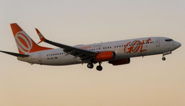 Boeing 737-800 (PR-GUJ)