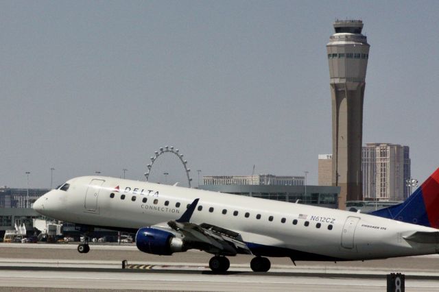 Embraer ERJ 175 (N612CZ)