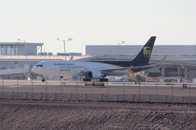 Airbus A300F4-600 (N142UP)