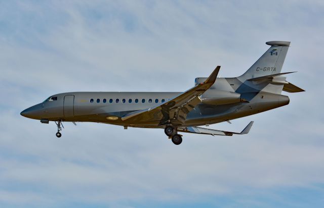 Dassault Falcon 7X (C-GRTA) - Clear to land 06L in CYHU. 08-04-2025