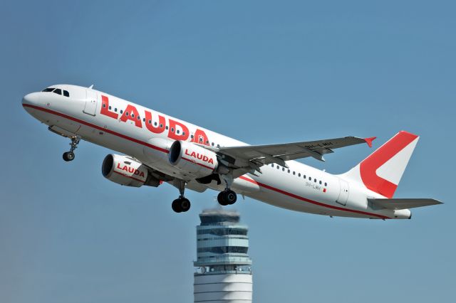 Airbus A320 (9H-LMH)