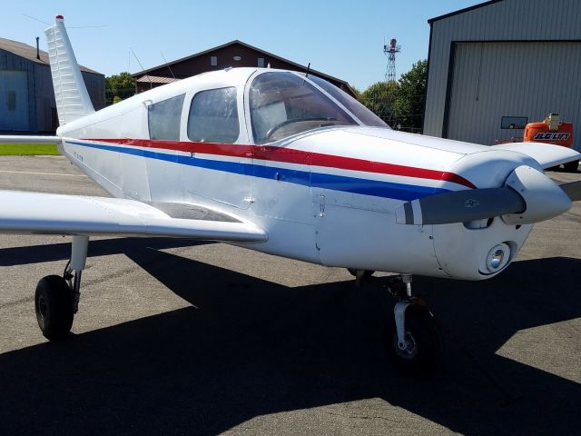 Piper Cherokee (N7557W)