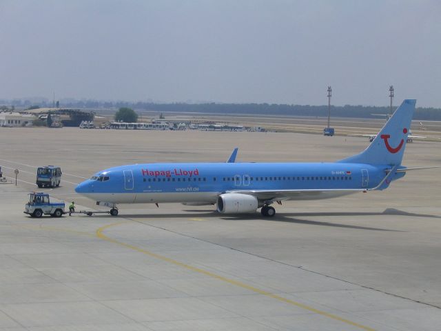 Boeing 737-700 (D-AHFE)