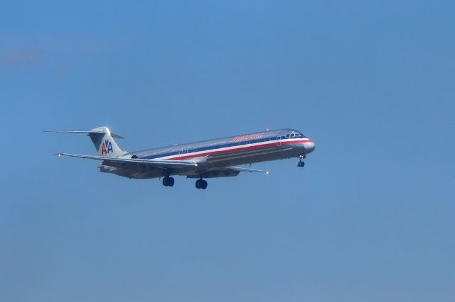 McDonnell Douglas MD-83 (N9628W)