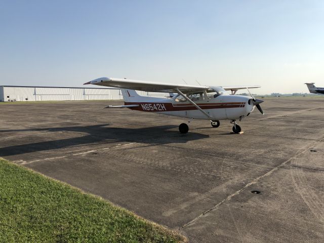 Cessna Skyhawk (N6542H)