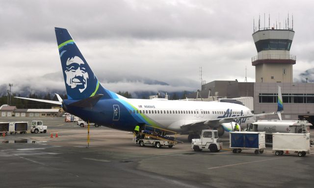 Boeing 737-800 (N569AS) - Alaska Airlines Boeing 737-890(WL) N569AS in Juneau 