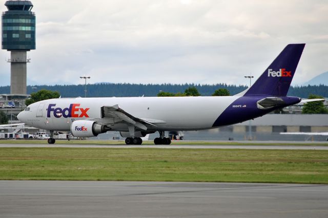 Airbus A300F4-600 (N664FE)