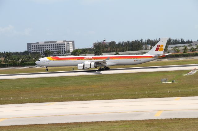 Airbus A340-500 (EC-LFS)