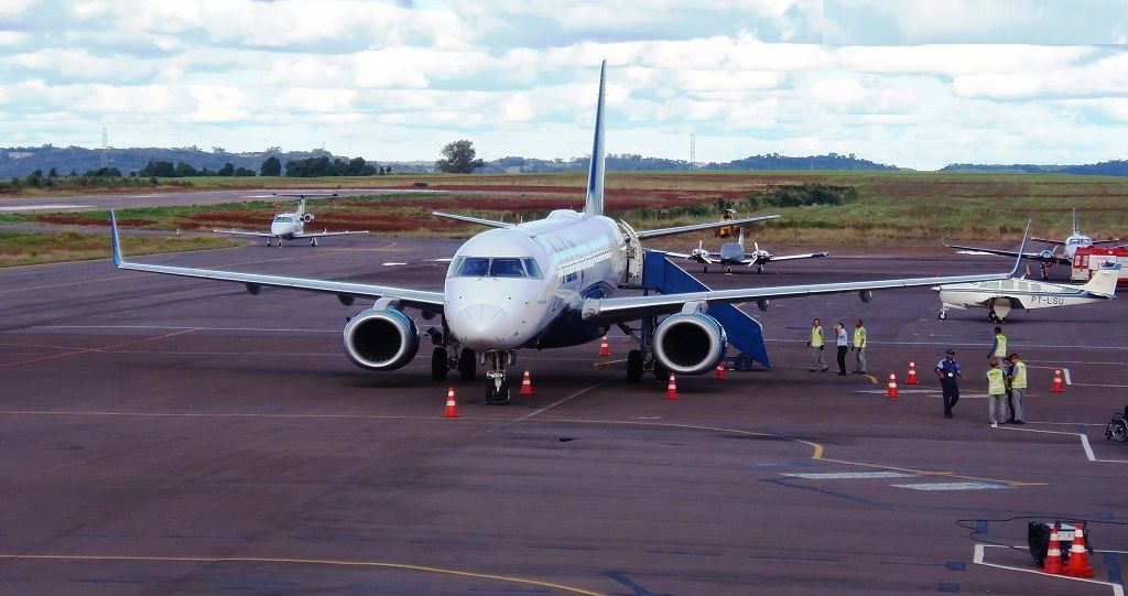 Embraer ERJ-190 (PR-AZD)