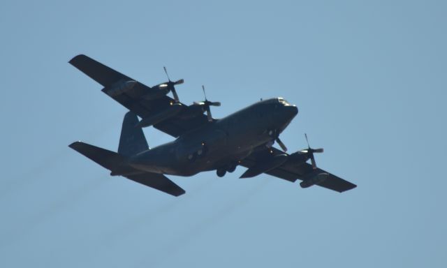 13-0340 — - Canadian Air Force CC-130 conducting option approach to Sioux Falls SD