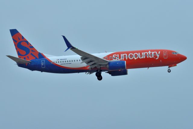 Boeing 737-800 (N844SY) - 5-L 01-18-23