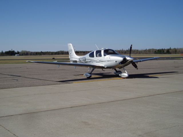 Cirrus SR-22 (N215EM) - 4/21/10