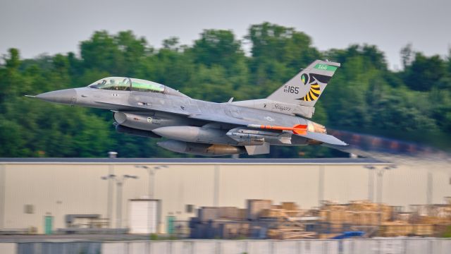 Lockheed F-16 Fighting Falcon (89-2165) - BUNKR11 departs TOL for Cleveland for the Home Run Derby flyover, on the evening of July 8, 2019.