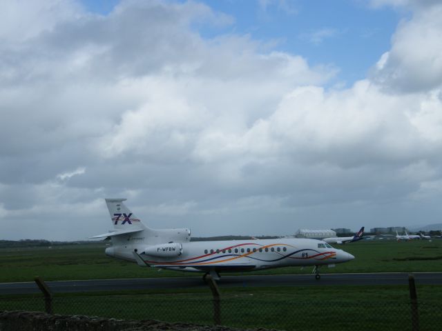 Dassault Falcon 7X (F-WFBW) - F-WFBW FALCON 7X CON 1 Which is on the door outside it has 7X on tail and dassault aviation under tail fin seen here in shannon undergoing training on 07/03/2012